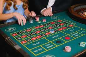 richbuffalo ကတ်ဂိမ်း VIP Table နှင့် Live Dealer ကစားနေသည့် မြင်ကွင်း